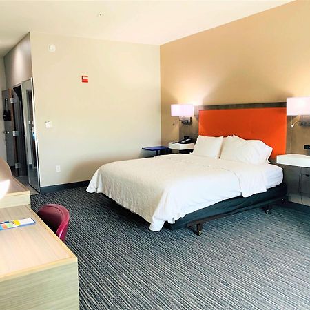Hampton Inn Форт-Стоктон Экстерьер фото
