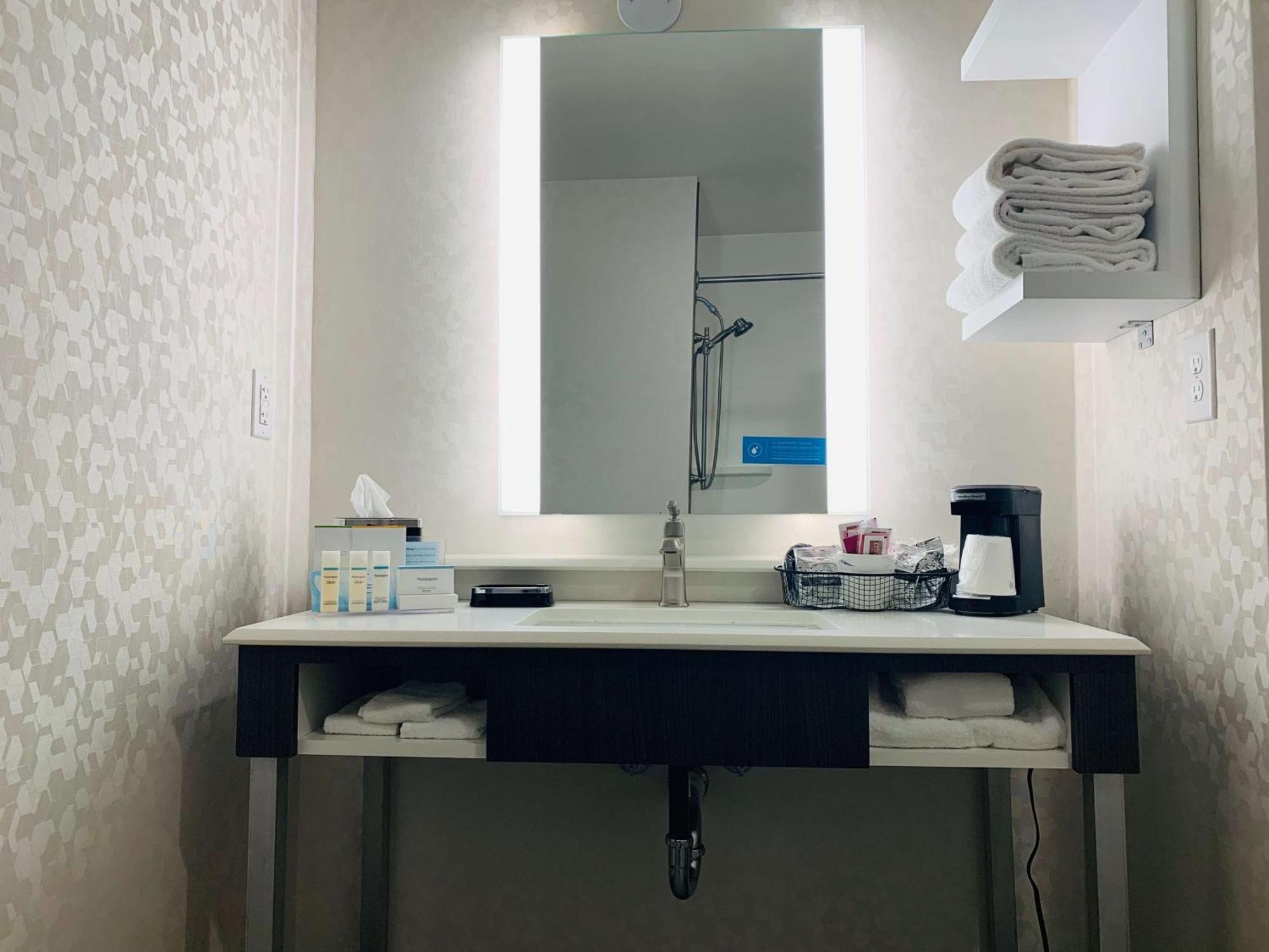 Hampton Inn Форт-Стоктон Экстерьер фото
